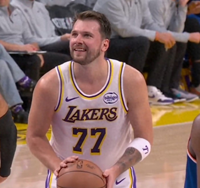 世界杯官方资讯-仅用500场，东契奇创造21世纪绝无仅有纪录，比詹杜科库还要快|湖人|奥斯汀-里弗斯|八村塁|纽约尼克斯队|洛杉矶湖人队_新浪体育_新浪新闻