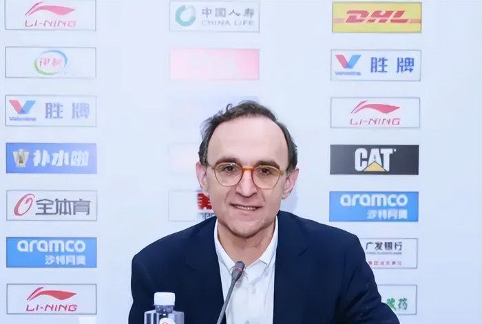 世界杯官方资讯-胜广东发布会！乌戈点赞莫兰德与付豪，而付豪致谢主帅帮自己蜕变|篮板球|辽宁男篮|广东男篮|王岚嵚|鄢手骐_新浪体育_新浪新闻