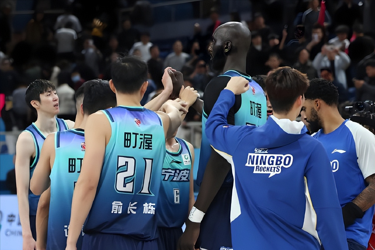 廖三宁16+5无缘季后赛，徐昕进季后赛战老东家，贺希宁29分